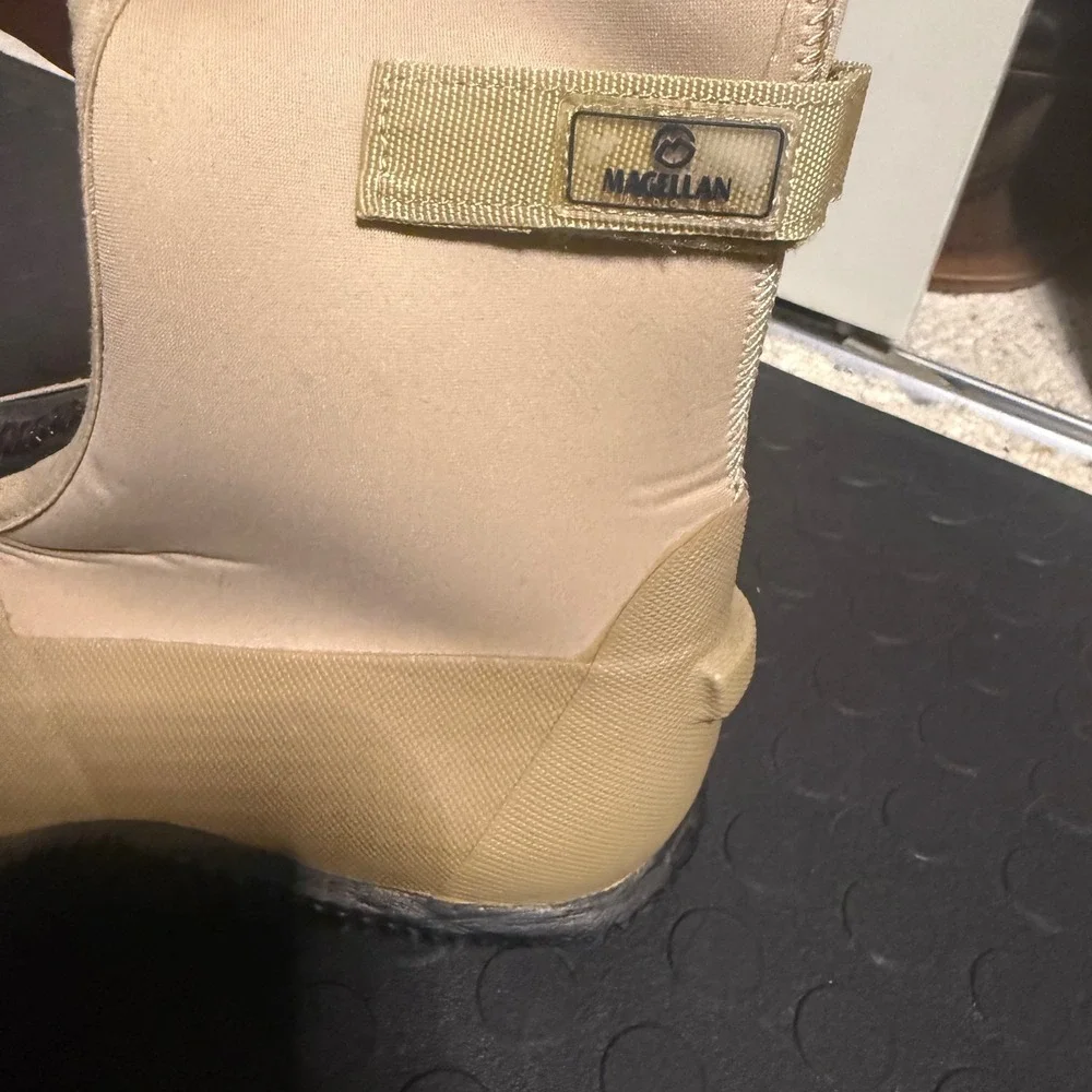 Magellan Outdoors Mens Wading Boots Tan Neoprene Zipper fishing Size 13